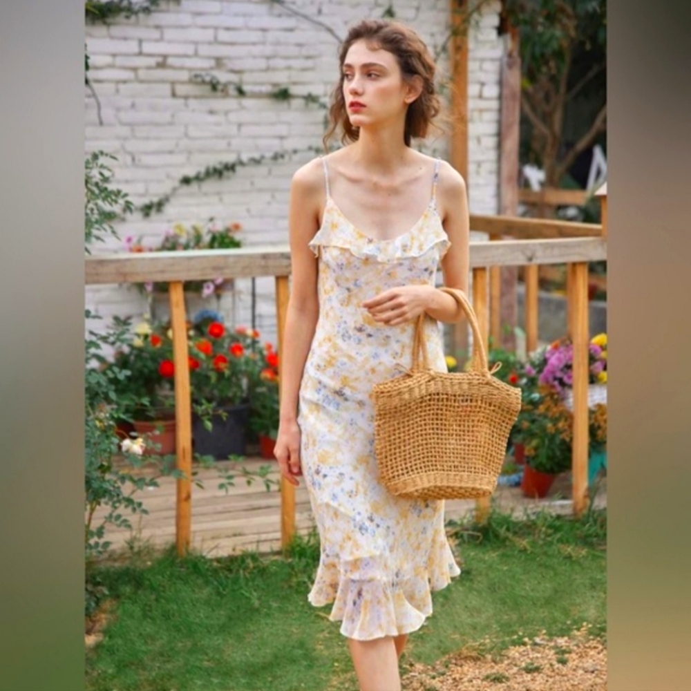 Romantic simple retro dress